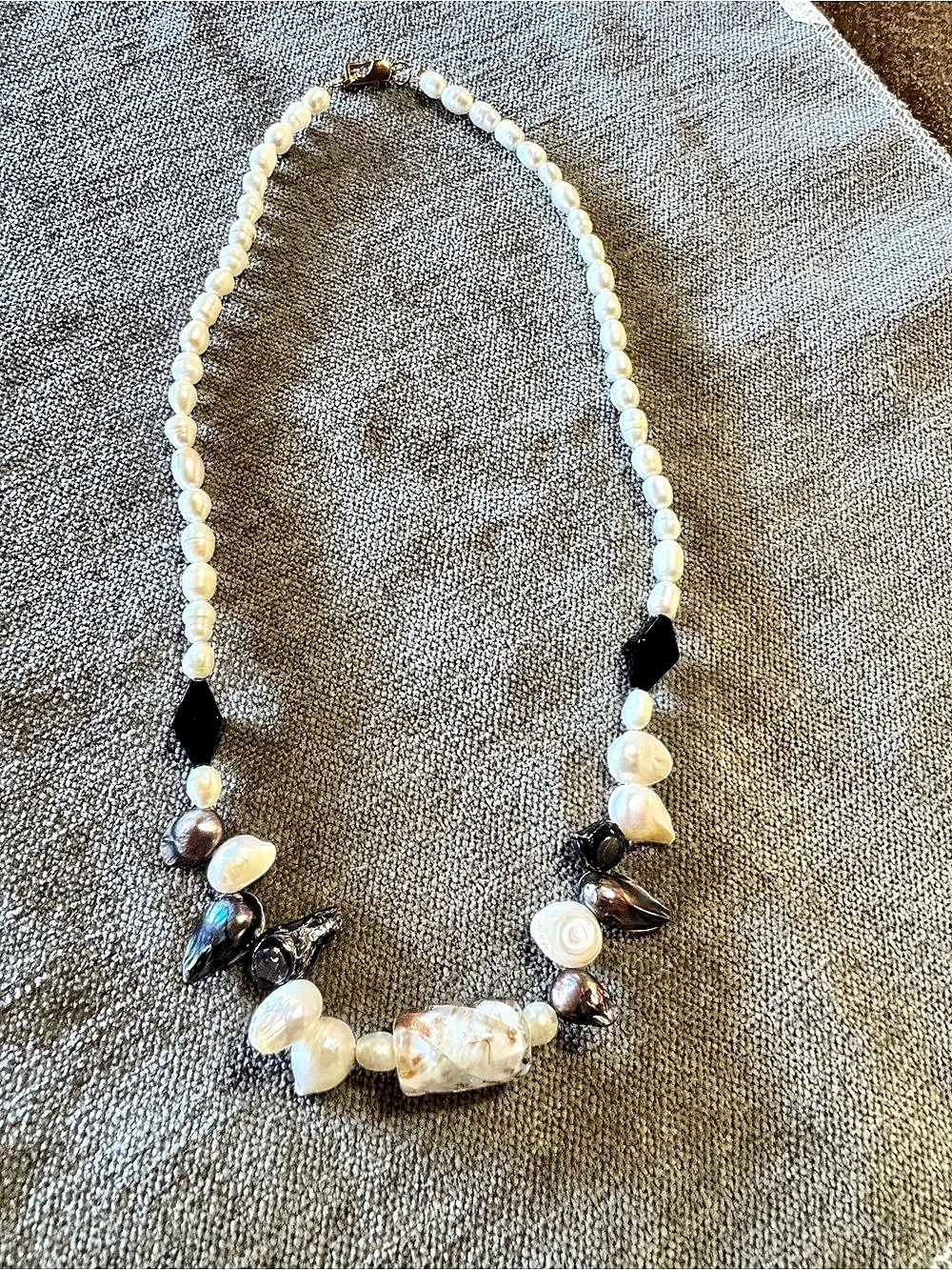 Shell Pearl Statement Necklace in White & Black